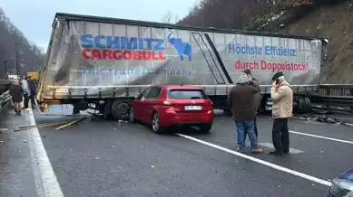 Bolu Dağı Tüneli'nde Tır Makasladı, Trafik Kapatıldı!