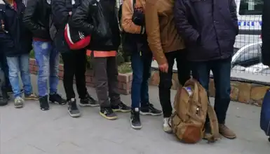 Edirne'de Düzensiz Göç Operasyonu: 17 Göçmen Yakalandı